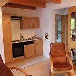 Spacious In With Garden Boddin