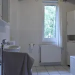 Spacious In With Garden