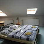 Lejlighed Spacious In With Garden *
