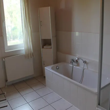 Spacious In With Garden * Boddin