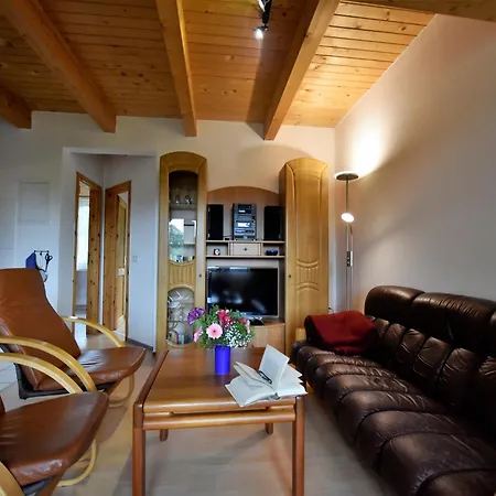 Apartment Spacious In With Garden *