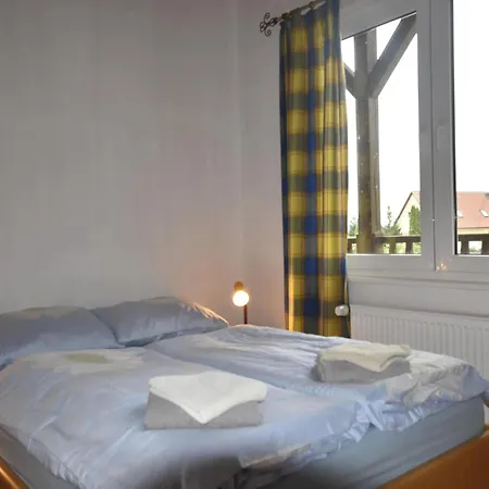 Spacious In With Garden