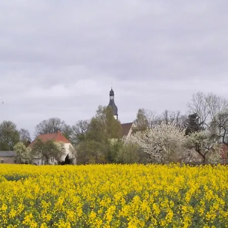 アパート Spacious In With Garden *