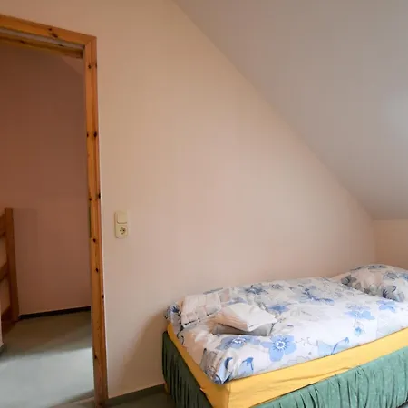 Spacious In With Garden Apartment Boddin
