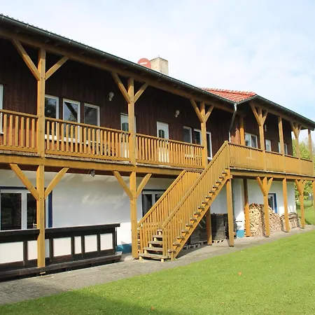 Spacious In With Garden