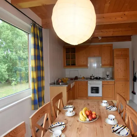 Spacious In With Garden