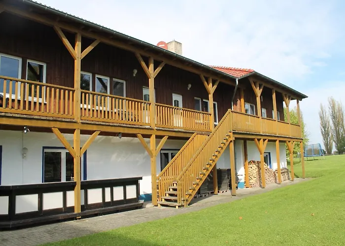 Spacious In With Garden Apartamento Boddin