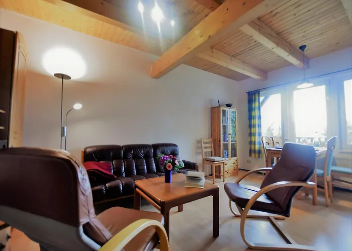 Spacious In With Garden *