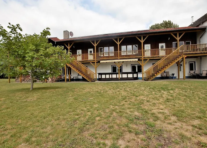 Apartamento Spacious In With Garden *